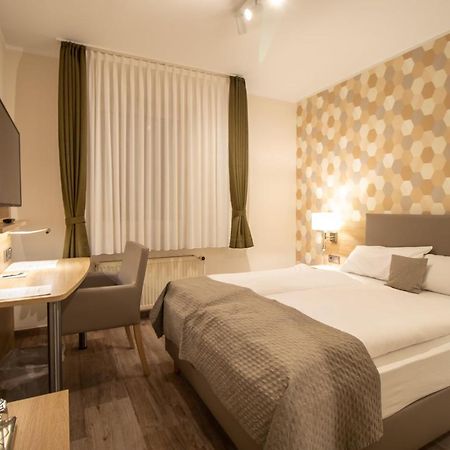 Hotel Fallersleber Spieker วอล์ฟสบวร์ก ภายนอก รูปภาพ