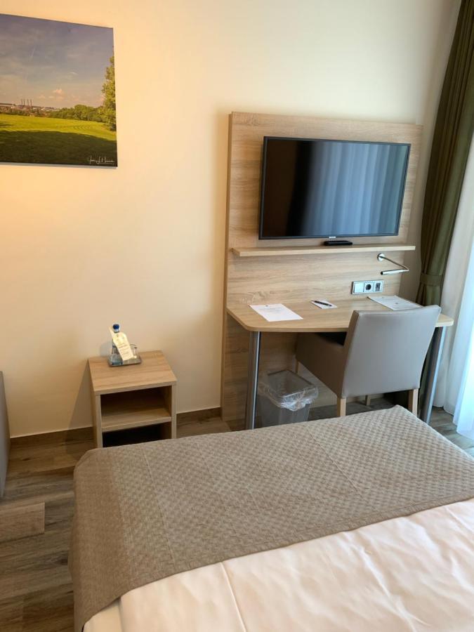 Hotel Fallersleber Spieker วอล์ฟสบวร์ก ภายนอก รูปภาพ