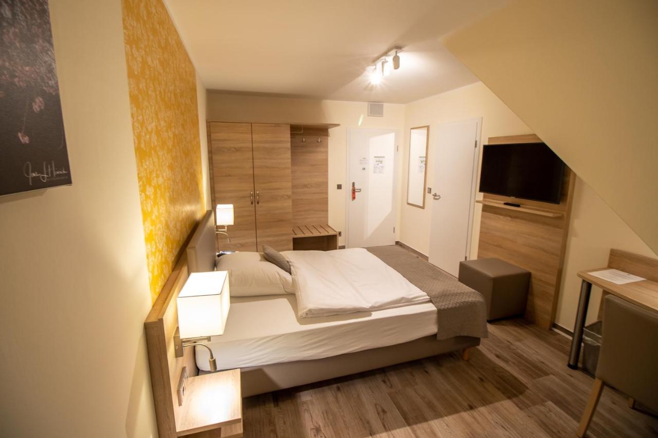 Hotel Fallersleber Spieker วอล์ฟสบวร์ก ภายนอก รูปภาพ