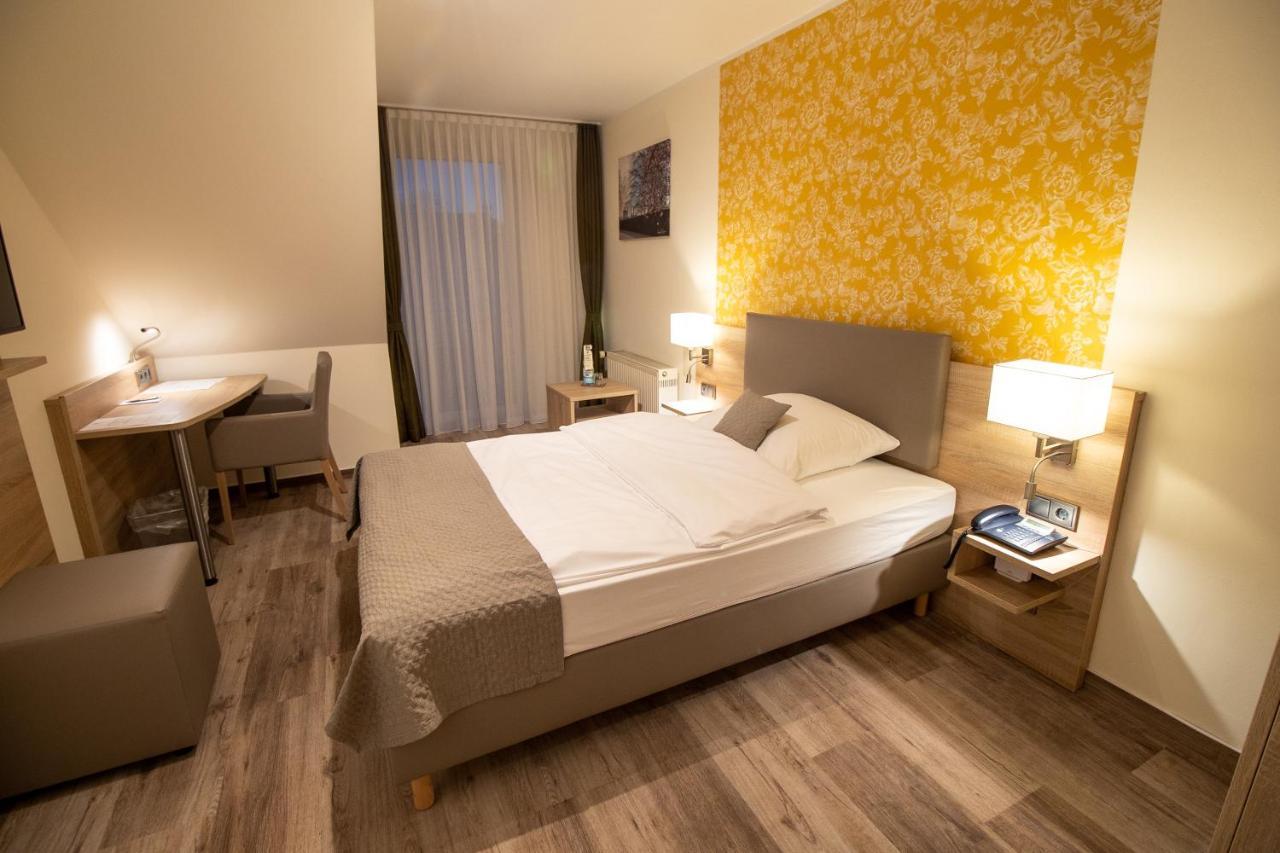 Hotel Fallersleber Spieker วอล์ฟสบวร์ก ภายนอก รูปภาพ