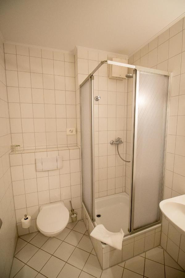 Hotel Fallersleber Spieker วอล์ฟสบวร์ก ภายนอก รูปภาพ
