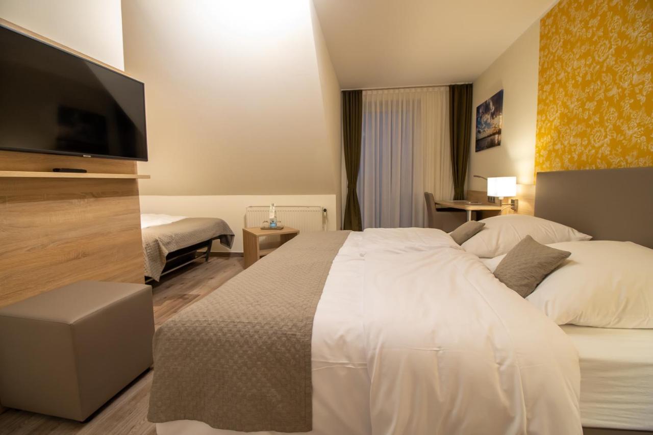 Hotel Fallersleber Spieker วอล์ฟสบวร์ก ภายนอก รูปภาพ