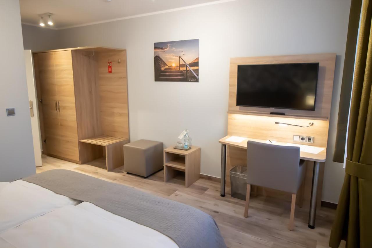 Hotel Fallersleber Spieker วอล์ฟสบวร์ก ภายนอก รูปภาพ