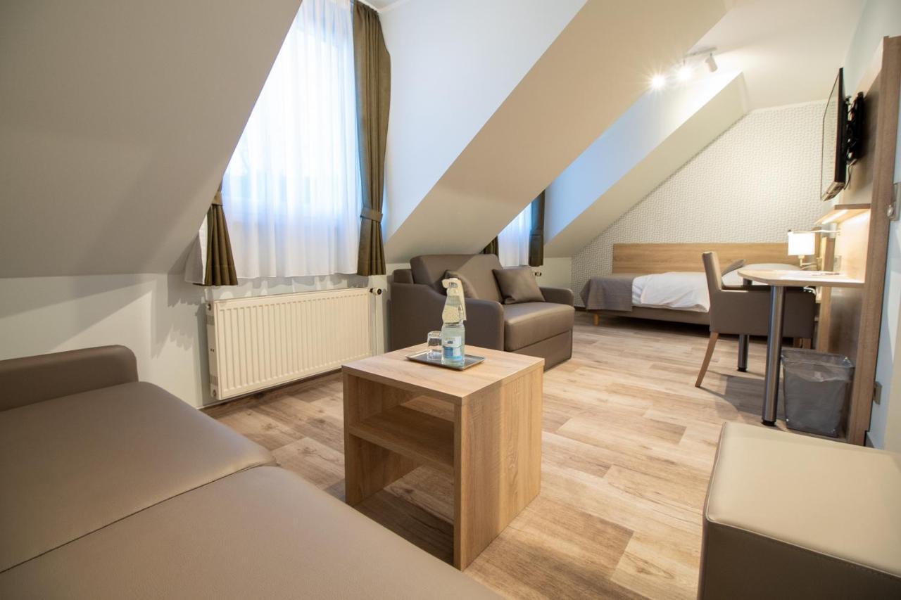Hotel Fallersleber Spieker วอล์ฟสบวร์ก ภายนอก รูปภาพ