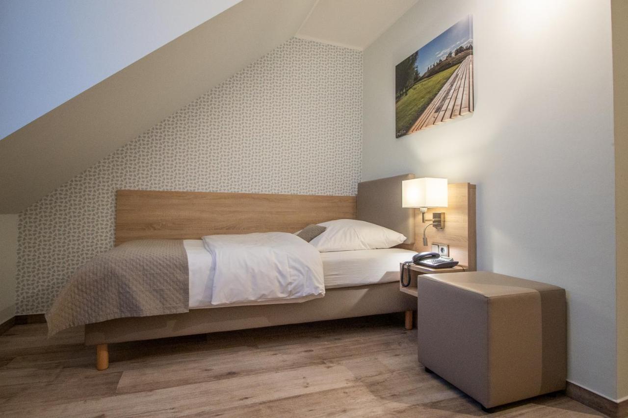 Hotel Fallersleber Spieker วอล์ฟสบวร์ก ภายนอก รูปภาพ