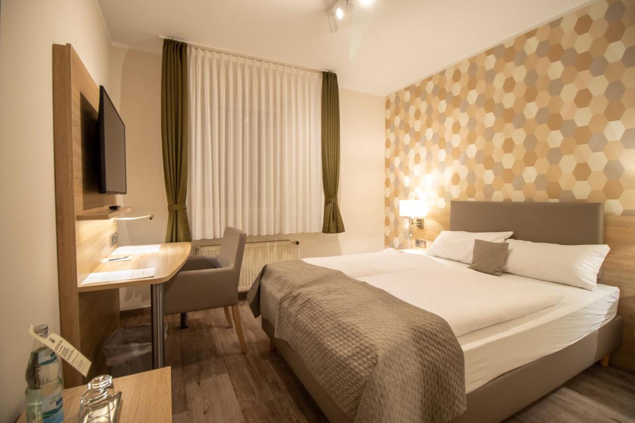 Hotel Fallersleber Spieker วอล์ฟสบวร์ก ภายนอก รูปภาพ